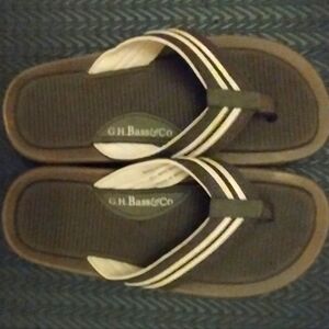 GH Bass and Co Slippers for Men/Women sz. 8/9.5.